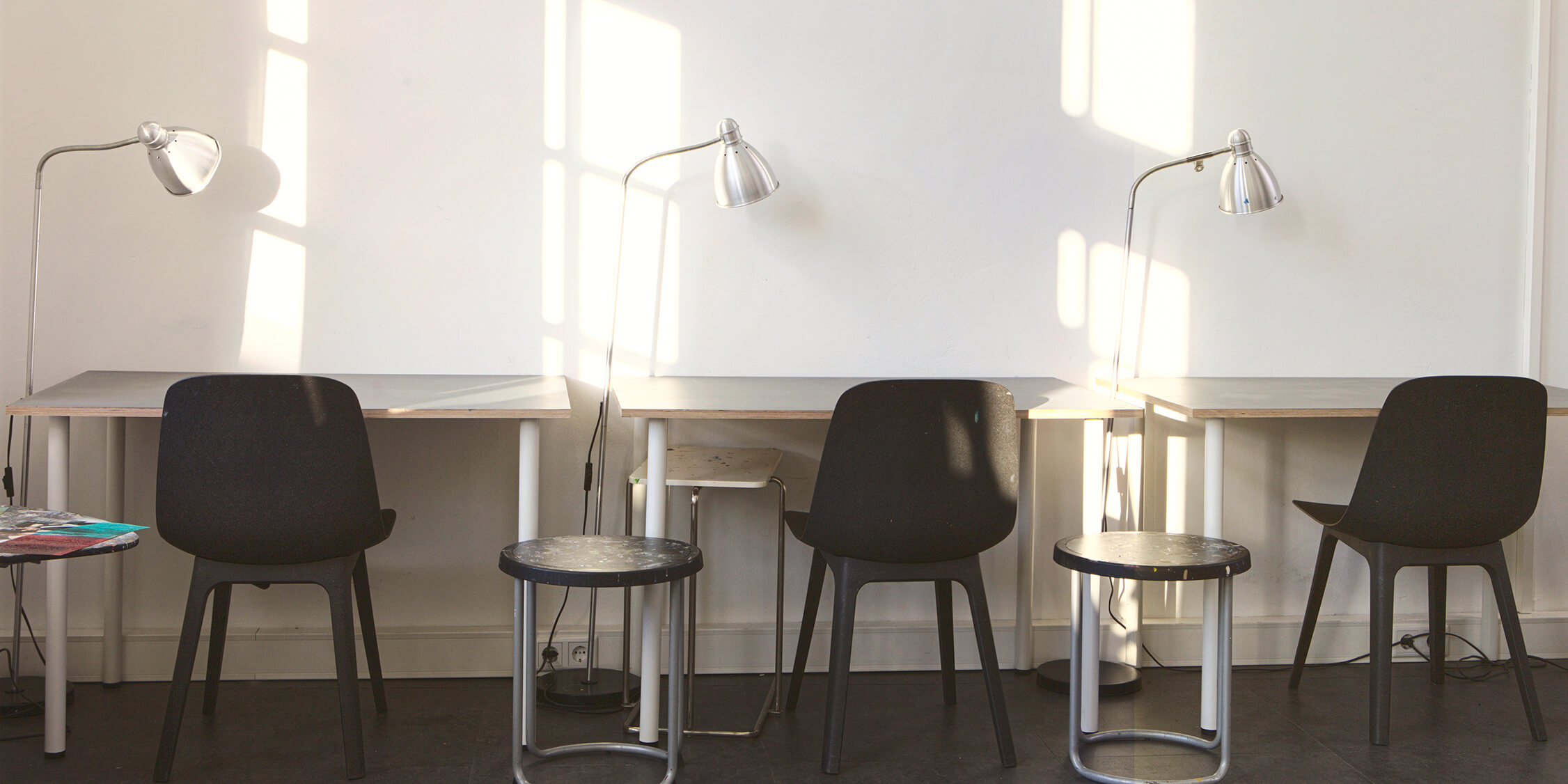 Arbeitsplätze im Zeichenzimmer